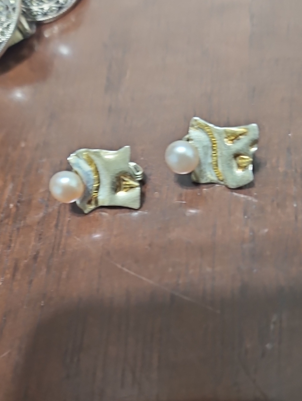 Vintage Pearl Drop Clip-On Earrings in Gold & White